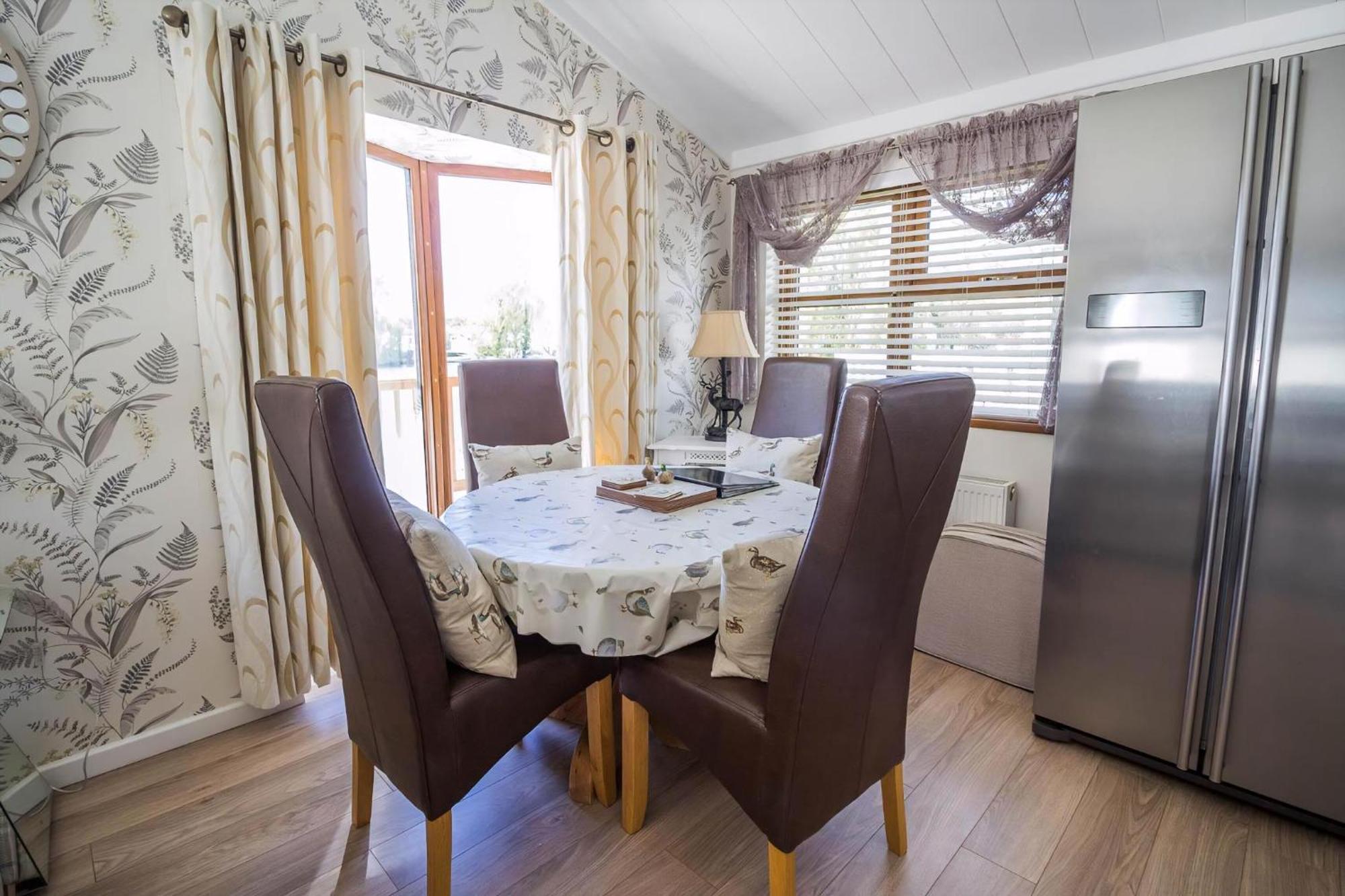 Stunning Lodge With Free Wifi For Hire At Carlton Meres In Suffolk Ref 60013M Saxmundham Exterior foto